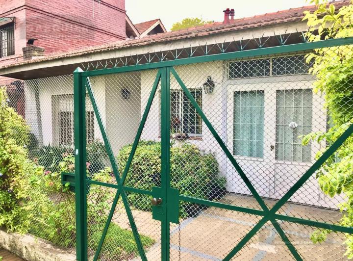 Casa · 247m² · 2 Dormitorios · 1 Cochera