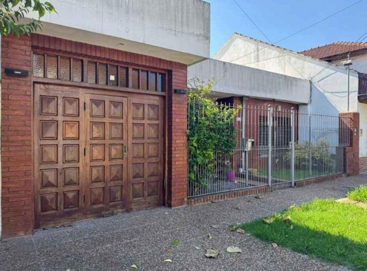 Casa · 133m² · 3 Ambientes · 1 Cochera