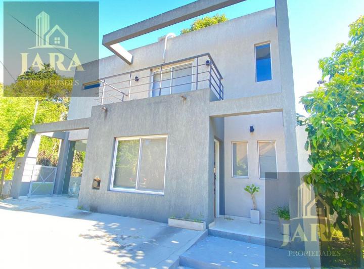 Casa · 350m² · 4 Ambientes · 1 Cochera