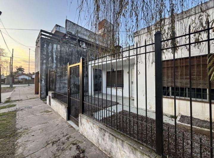 Casa · 250m² · 3 Ambientes · 1 Cochera