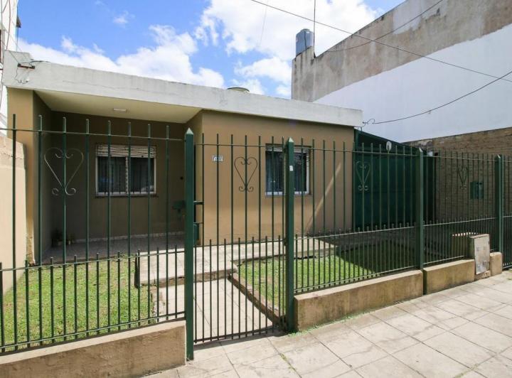 Casa · 150ha · 4 Ambientes · 2 Cocheras