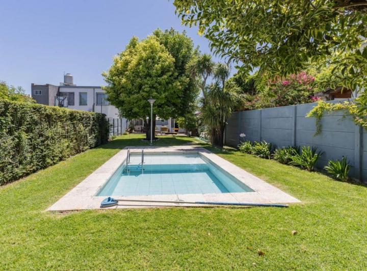 Casa · 220m² · 3 Ambientes · 1 Cochera