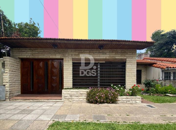 Casa · 191m² · 4 Ambientes · 3 Cocheras