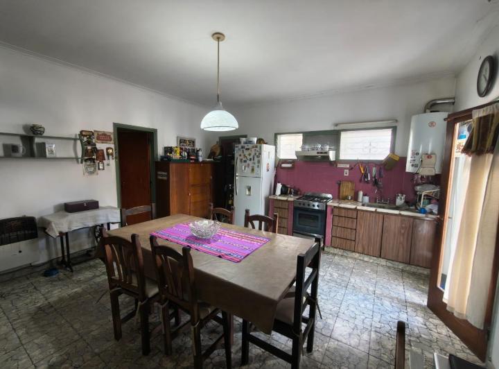 Casa · 95m² · 4 Ambientes · 1 Cochera
