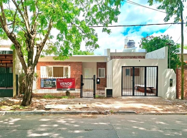 Casa · 70m² · 5 Ambientes · 1 Cochera