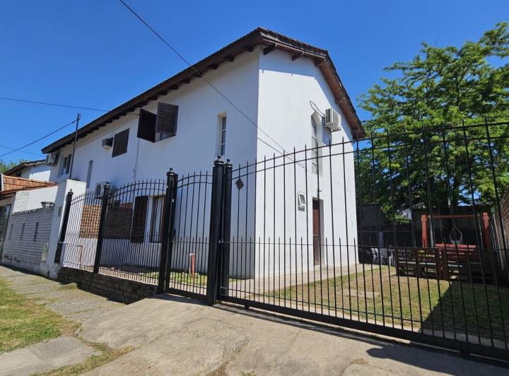 Casa · 100m² · 3 Ambientes · 1 Cochera