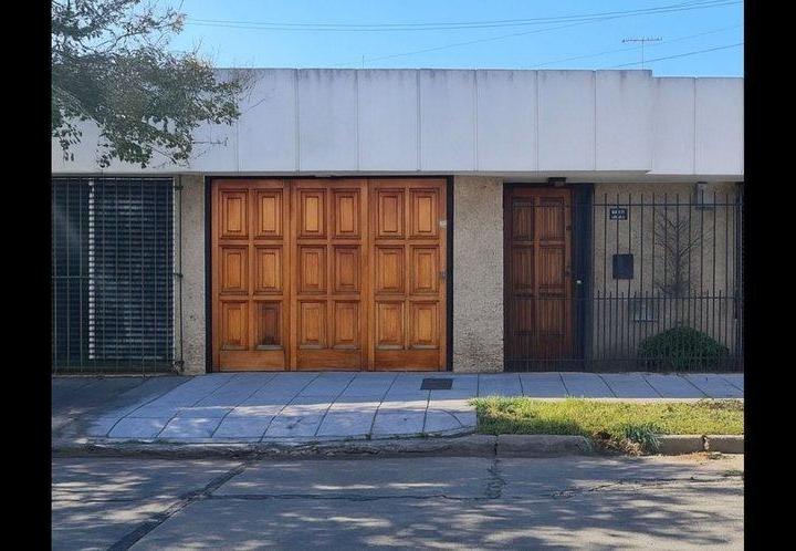 Casa · 124m² · 4 Ambientes · 1 Cochera
