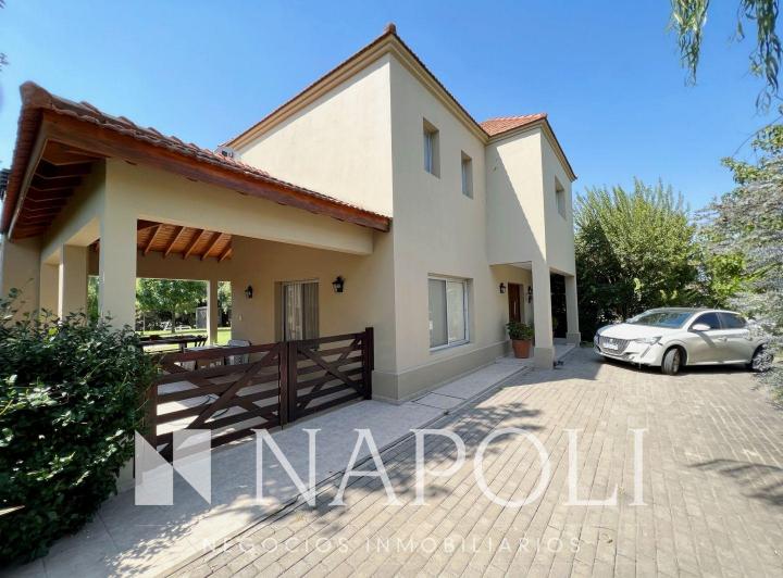 Casa · 149m² · 4 Ambientes · 1 Cochera