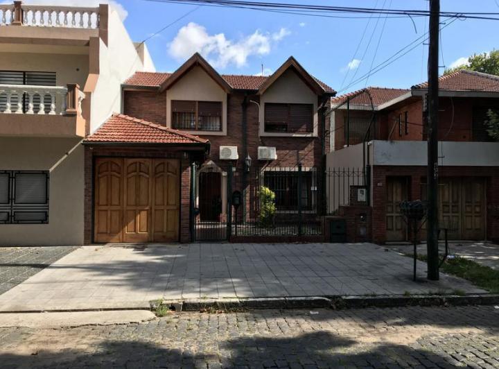 Casa · 260m² · 7 Ambientes