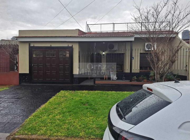 Casa · 191m² · 3 Ambientes · 3 Cocheras