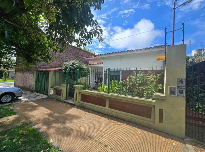 Casa · 80m² · 3 Ambientes · 1 Cochera