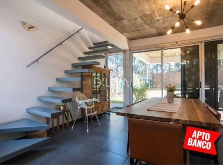 Casa · 103m² · 4 Ambientes · 1 Cochera