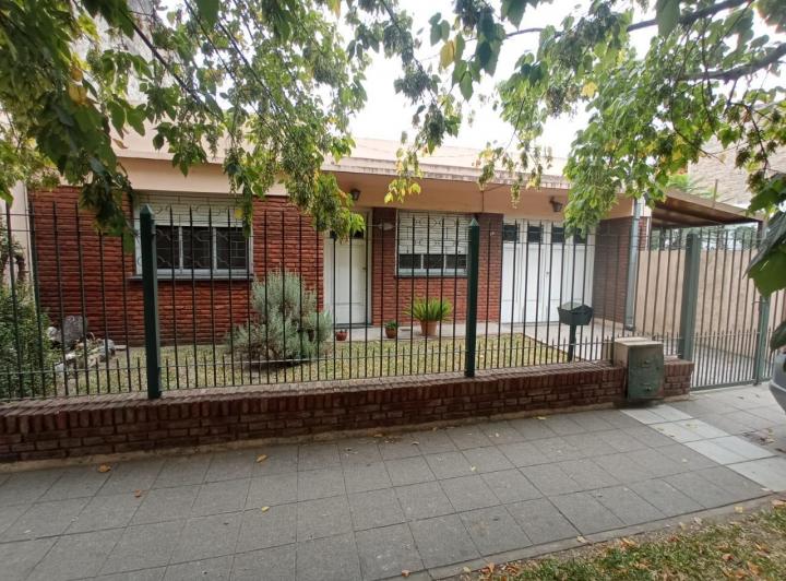 Casa · 82m² · 3 Ambientes · 1 Cochera