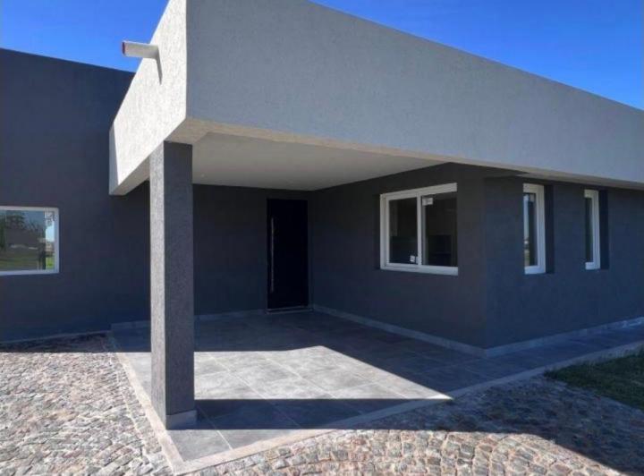 Casa · 185m² · 4 Ambientes · 2 Cocheras
