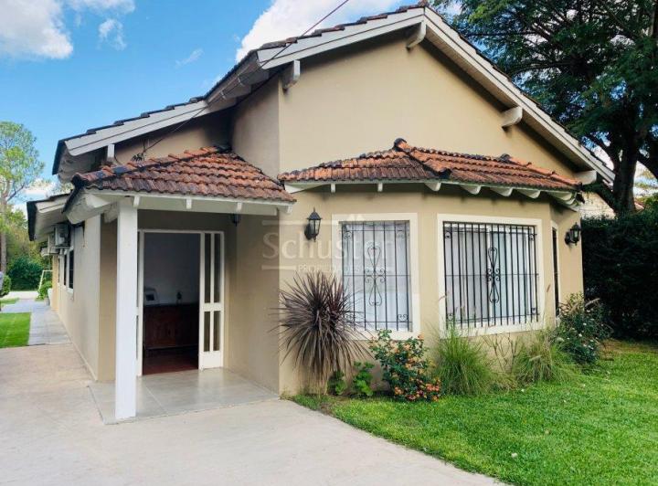Casa · 120ha · 5 Ambientes · 3 Cocheras