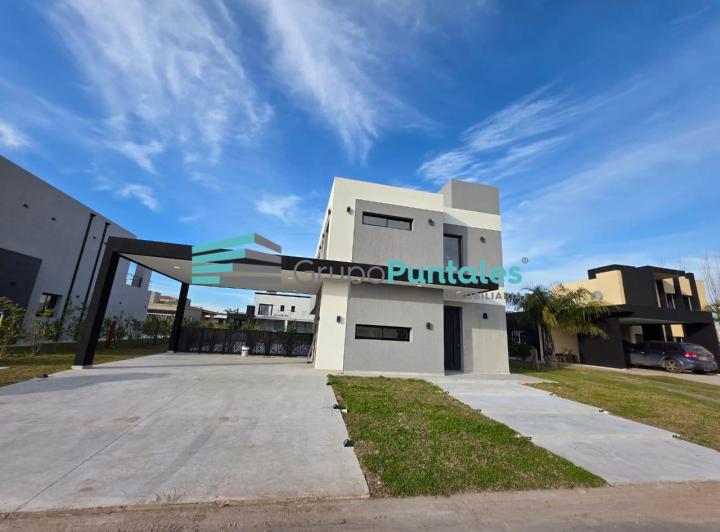 Casa · 200m² · 4 Ambientes · 2 Cocheras