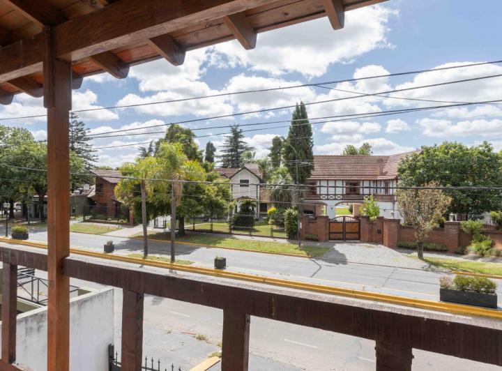 Casa · 145m² · 5 Ambientes · 1 Cochera