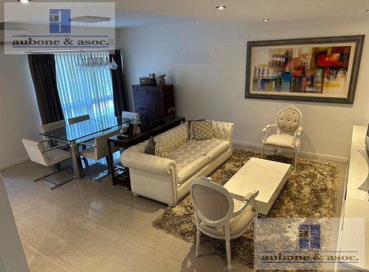 Casa · 150m² · 5 Ambientes · 2 Cocheras