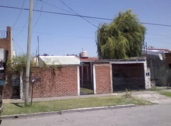 Casa · 130m² · 4 Ambientes · 1 Cochera