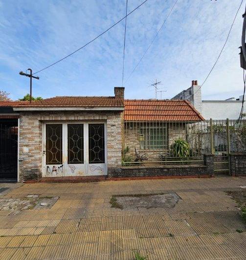 Casa · 140m² · 3 Ambientes · 2 Cocheras