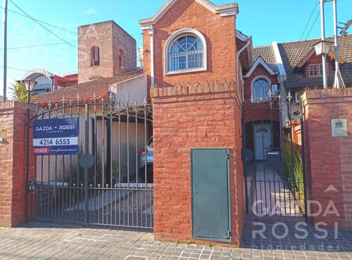 Casa · 120m² · 4 Ambientes · 2 Cocheras