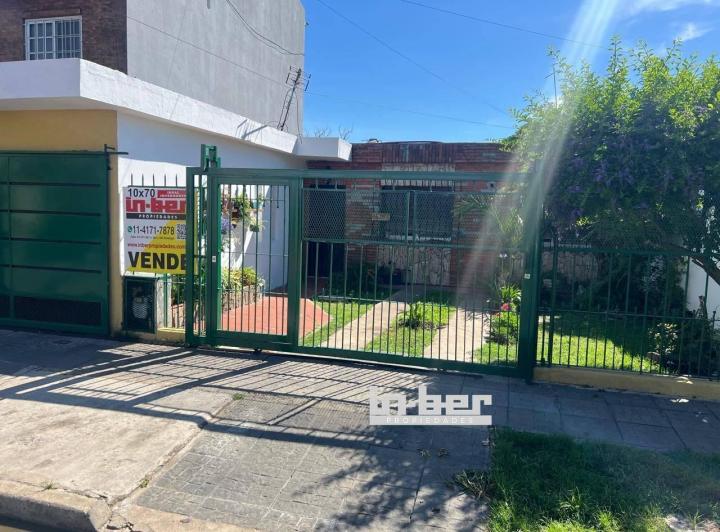 Casa · 100m² · 4 Ambientes · 1 Cochera