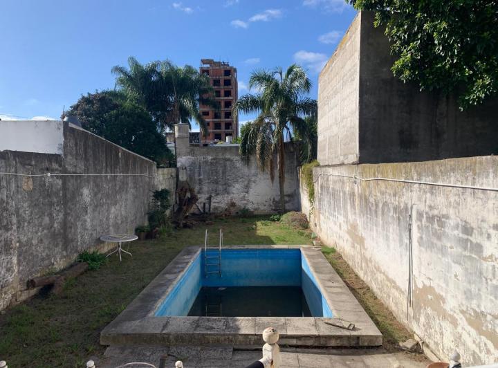 Casa · 216m² · 6 Ambientes · 1 Cochera