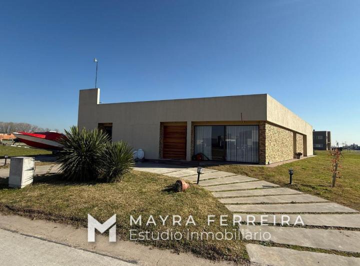 Casa · 172m² · 5 Ambientes · 1 Cochera