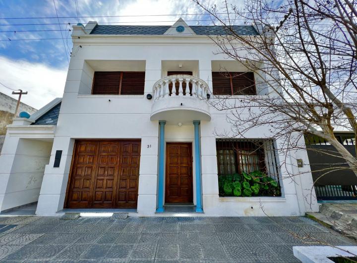 Casa · 115m² · 6 Ambientes · 1 Cochera