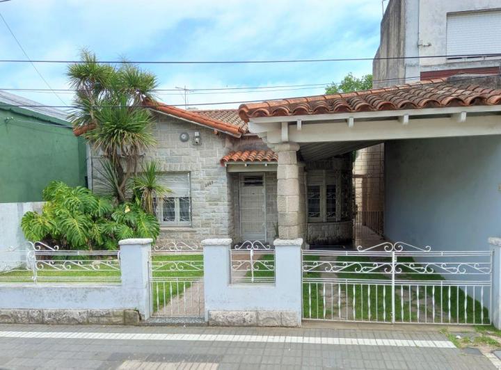 Casa · 161m² · 4 Ambientes · 1 Cochera