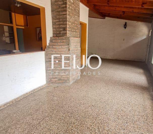 Casa · 100m² · 4 Ambientes · 1 Cochera