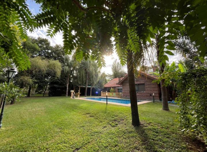 Casa · 160m² · 5 Ambientes · 2 Cocheras