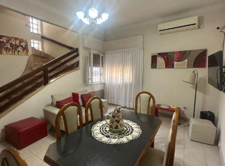 Casa · 164m² · 4 Ambientes · 1 Cochera