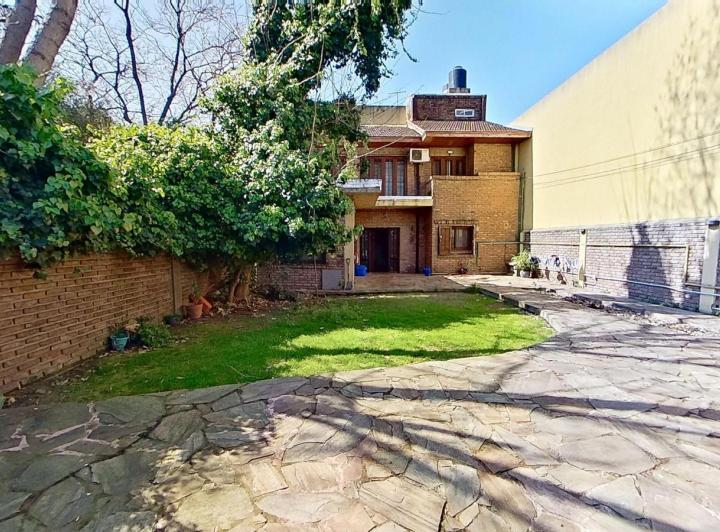 Casa · 140m² · 3 Ambientes · 1 Cochera