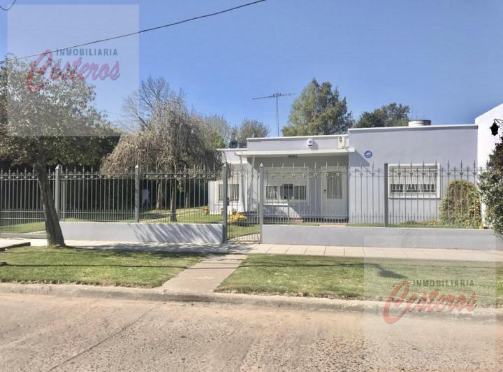 Casa · 70m² · 5 Ambientes · 1 Cochera