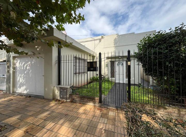 Casa · 200m² · 4 Ambientes · 1 Cochera