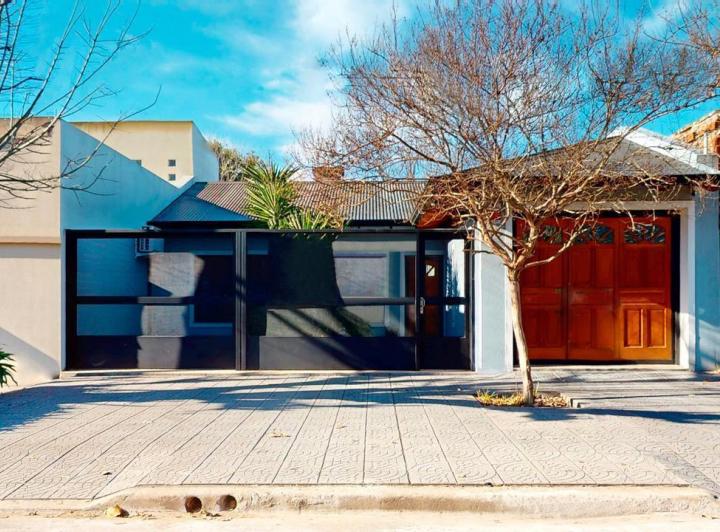 Casa · 152m² · 5 Ambientes · 3 Cocheras