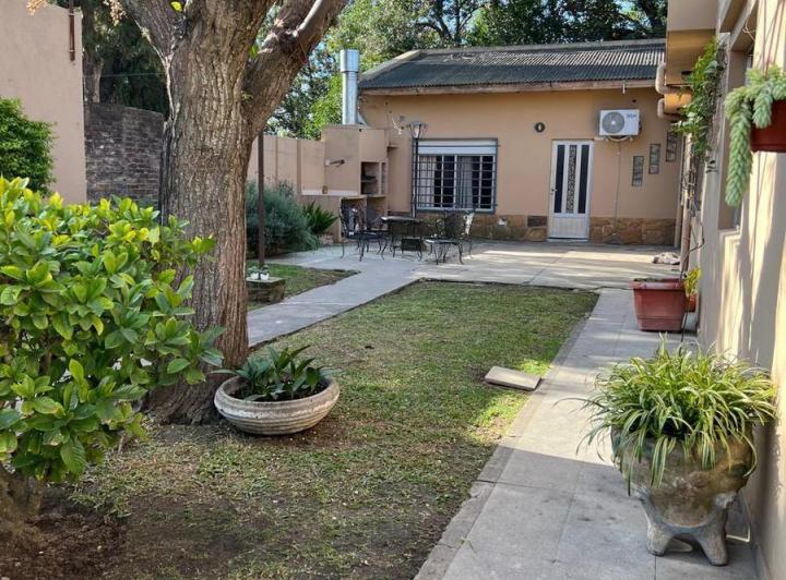 Casa · 185m² · 4 Ambientes · 4 Cocheras