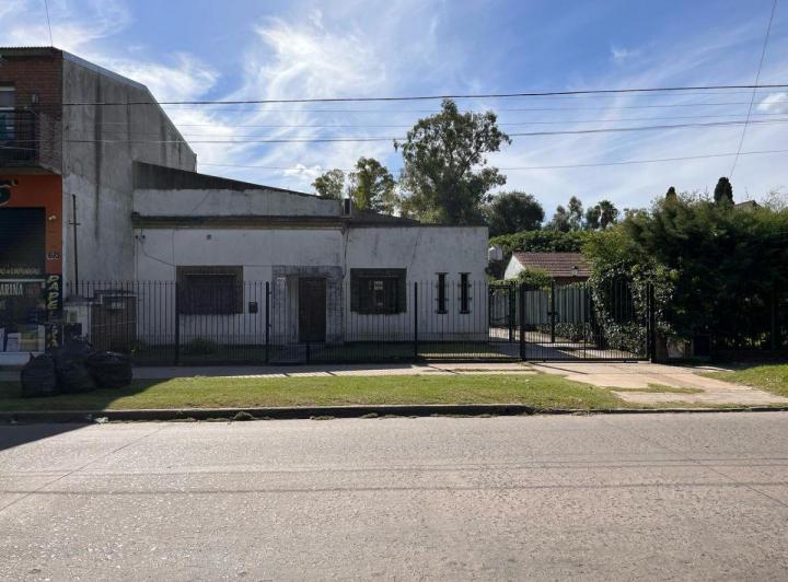 Casa · 120m² · 4 Ambientes · 6 Cocheras
