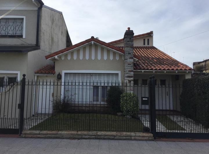 Casa · 174m² · 4 Ambientes · 1 Cochera