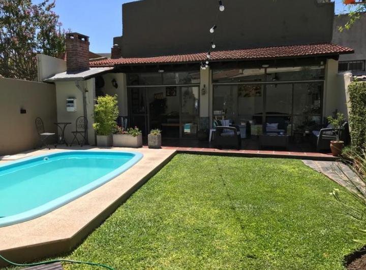 Casa · 147m² · 3 Dormitorios · 1 Cochera