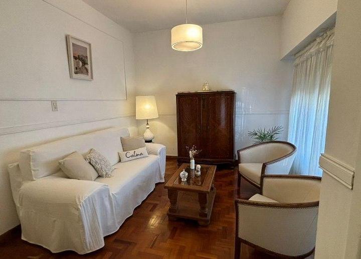 Casa · 1m² · 5 Ambientes · 1 Cochera