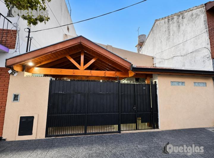 Casa · 158m² · 4 Ambientes · 1 Cochera