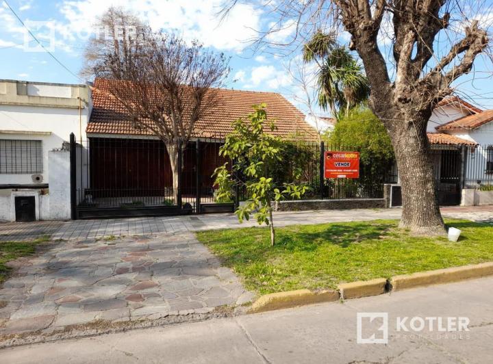 Casa · 122m² · 3 Ambientes · 1 Cochera