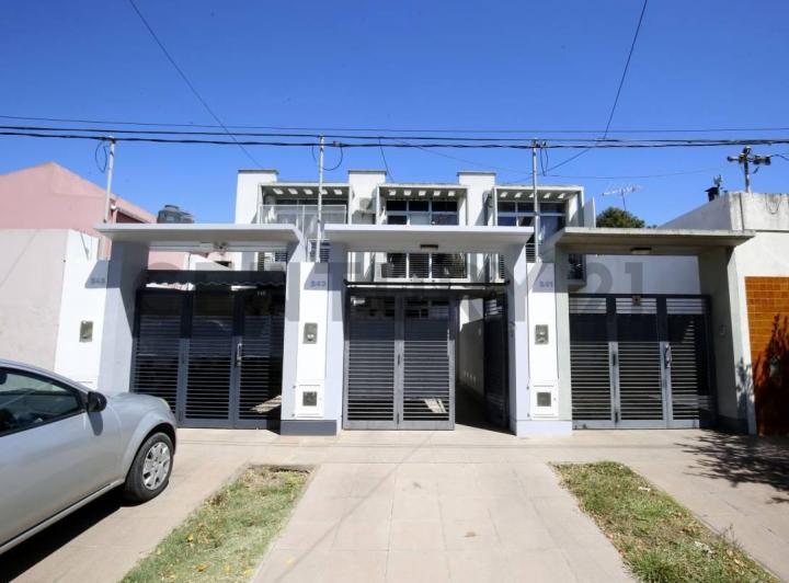 Casa · 70m² · 3 Ambientes · 1 Cochera