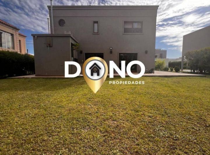 Casa · 200m² · 4 Ambientes