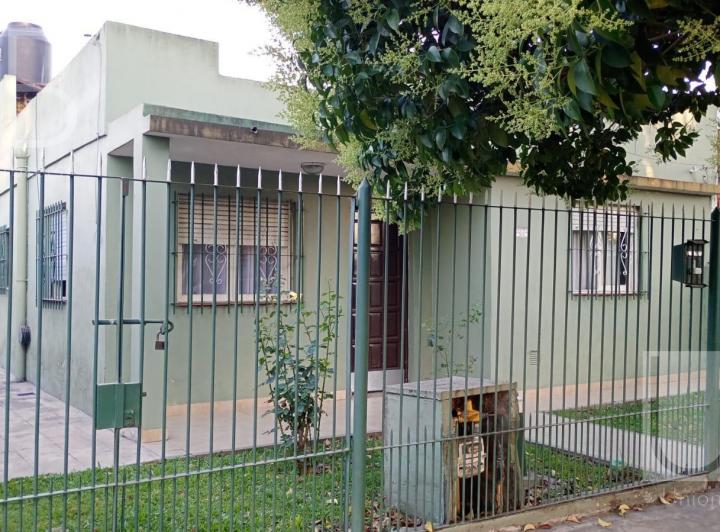Casa · 100m² · 4 Ambientes · 1 Cochera