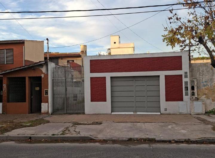 Casa · 120m² · 4 Ambientes · 2 Cocheras