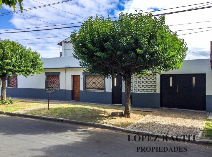 Casa · 125m² · 4 Ambientes · 2 Cocheras