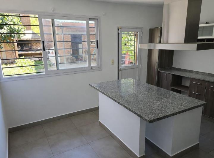 Casa · 85ha · 3 Ambientes · 1 Cochera